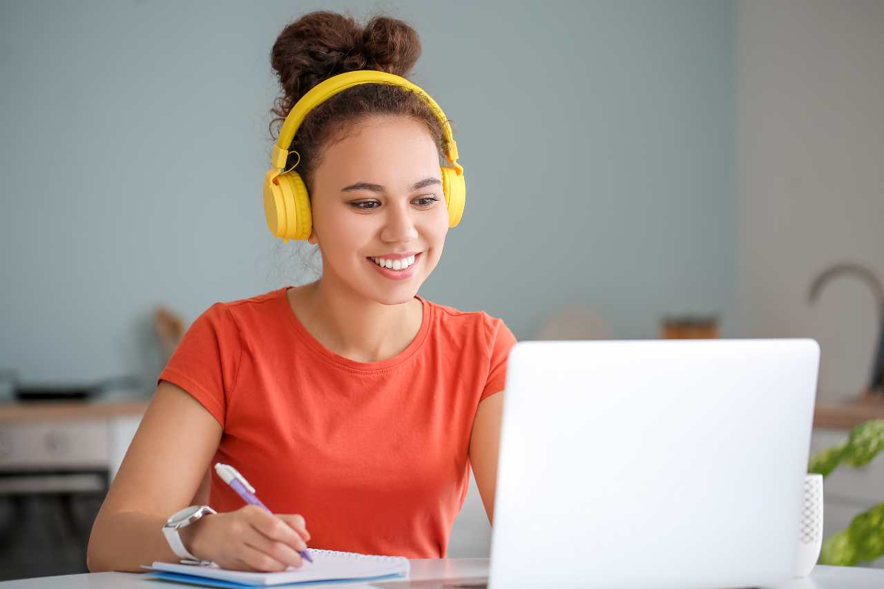 What Are the Different Types of Online Learning?